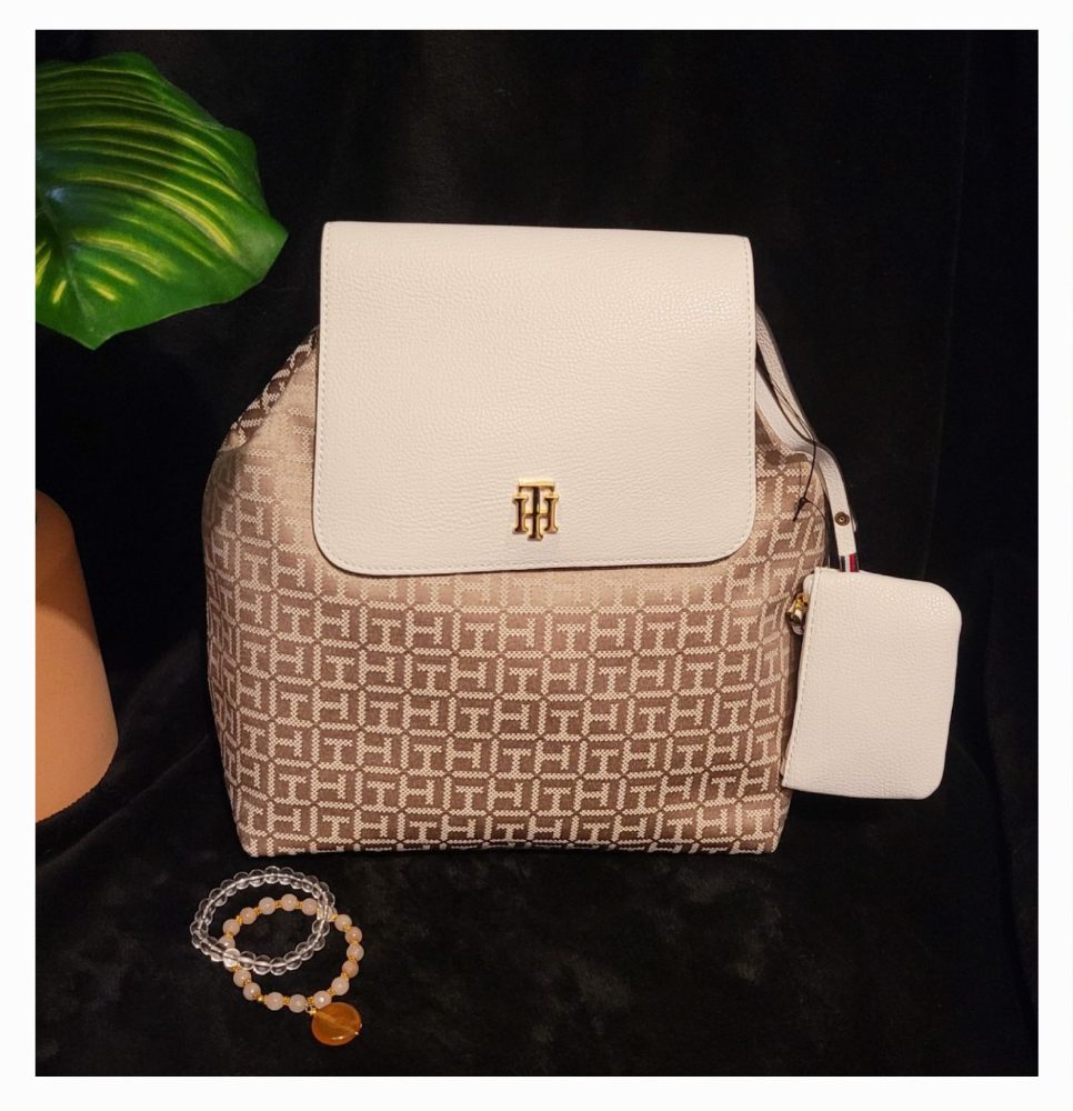 Bolso Tommy Hilfiger de espalda